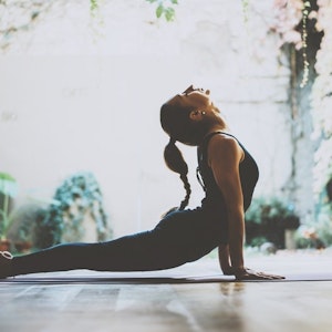 Hvad er power yoga? Bliv klogere på det her