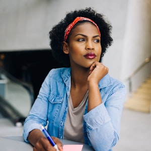https://dk-femina-backend.imgix.net/2021-05-03/shutterstock_668104411.jpg?ixlib=vue-2.9.1&auto=format&width=300&height=300&fit=crop&fp-x=0.6&fp-y=0.36