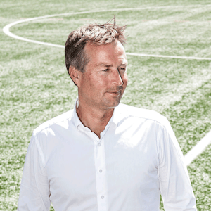 https://dk-femina-backend.imgix.net/2021-06-30/kasper_hjulmand_0.png?ixlib=vue-2.9.1&auto=format&width=300&height=300&fit=crop&fp-x=0.49&fp-y=0.32