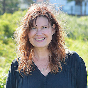 https://dk-femina-backend.imgix.net/2021-08-31/anna_mejlhede_3.png?ixlib=vue-2.9.1&auto=format&width=300&height=300&fit=crop&fp-x=0.5&fp-y=0.5