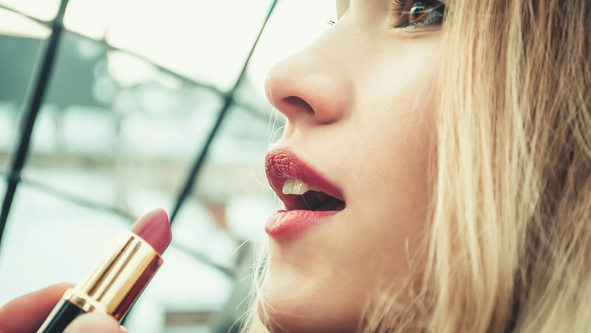 Læbestift-guide: Sådan får du din læbestift til at holde