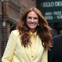 Julia Roberts gult suit new york culottebukser