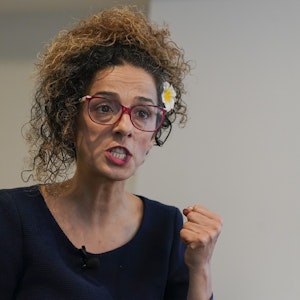 https://dk-femina-backend.imgix.net/2022-09-30/22266600983224-5687x3791ma.jpg?ixlib=vue-2.9.1&auto=format&width=300&height=300&fit=crop&fp-x=0.5&fp-y=0.5