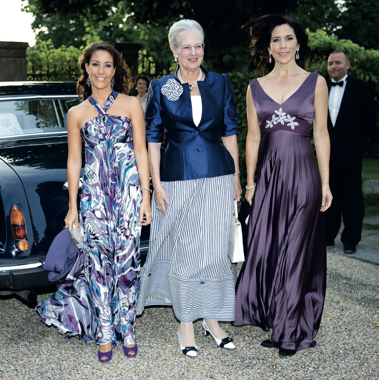 Her er Dronning Margrethe med Prinsesse Marie og Prinsesse Mary
