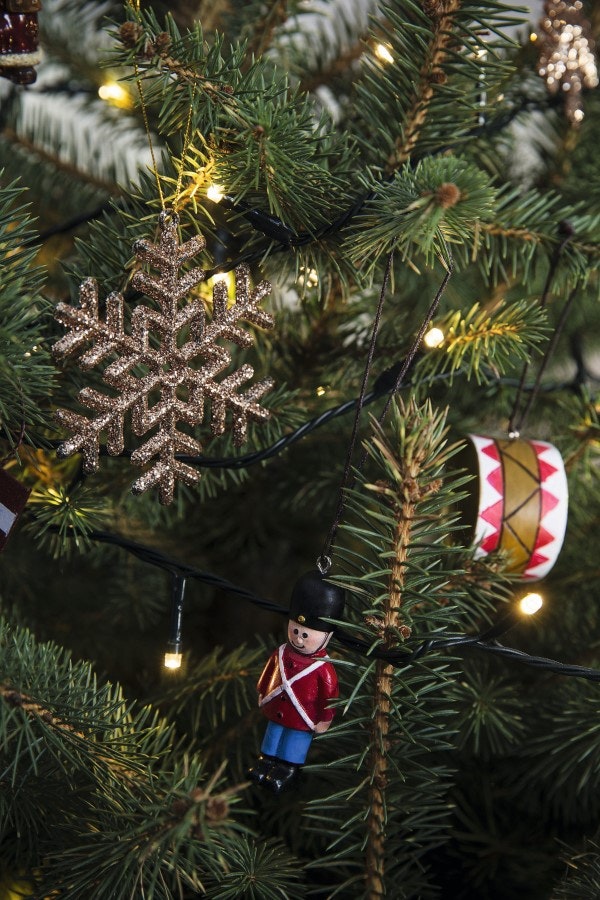 Til jul skal træet pyntes med den mest hyggelige julepynt