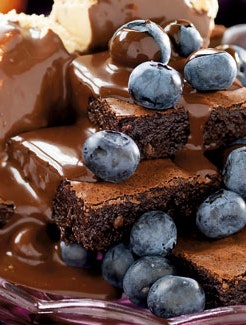 Brownies med chokoladesauce