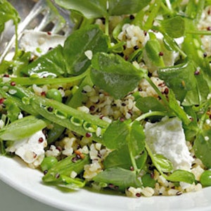 grøn salat med ærter