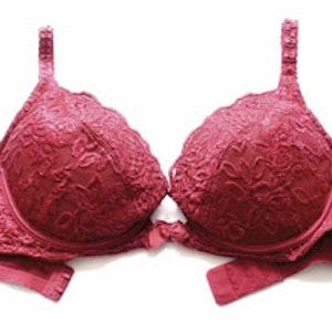 https://dk-femina-backend.imgix.net/media/5581b39b589544fe8e5637c92cf7876a.jpg?ixlib=vue-2.9.1&auto=format&width=300&height=300&fit=crop&fp-x=0.5&fp-y=0.5