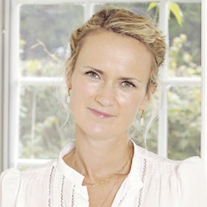 https://dk-femina-backend.imgix.net/media/9da765e7cbf84e488a6aa54e30057d6a.jpg?ixlib=vue-2.9.1&auto=format&width=300&height=300&fit=crop&fp-x=0.5&fp-y=0.5