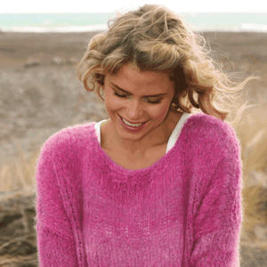 https://dk-femina-backend.imgix.net/media/article/1108-pink-strik.png?ixlib=vue-2.9.1&auto=format&width=300&height=300&fit=crop&fp-x=0.5&fp-y=0.5
