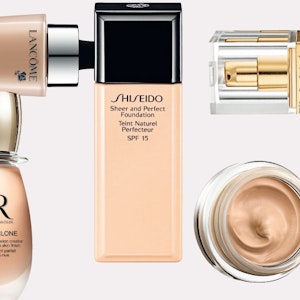 https://dk-femina-backend.imgix.net/media/article/1411-foundation-prim.jpg?ixlib=vue-2.9.1&auto=format&width=300&height=300&fit=crop&fp-x=0.5&fp-y=0.5