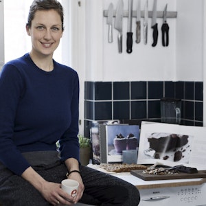 https://dk-femina-backend.imgix.net/media/article/1414-for-meget-paa-net.jpg?ixlib=vue-2.9.1&auto=format&width=300&height=300&fit=crop&fp-x=0.5&fp-y=0.5