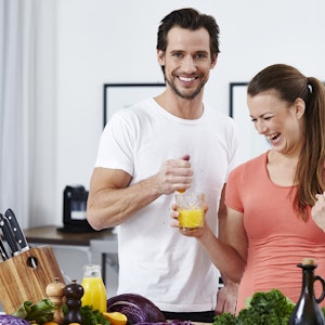 https://dk-femina-backend.imgix.net/media/article/1503_christian_bitz_her_er_verdens_bedste_kur.jpg?ixlib=vue-2.9.1&auto=format&width=300&height=300&fit=crop&fp-x=0.5&fp-y=0.5