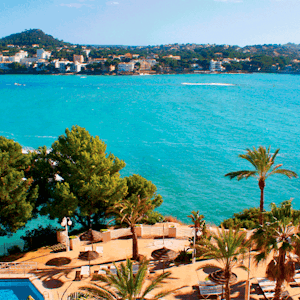 https://dk-femina-backend.imgix.net/media/article/1607-rejsetilbud-mallorca.png?ixlib=vue-2.9.1&auto=format&width=300&height=300&fit=crop&fp-x=0.5&fp-y=0.5