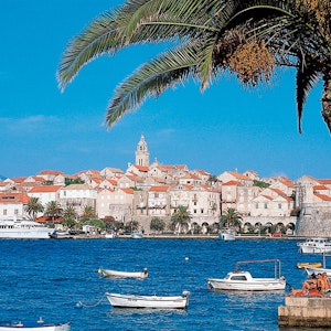 https://dk-femina-backend.imgix.net/media/article/1616-rejse-kroatien.jpg?ixlib=vue-2.9.1&auto=format&width=300&height=300&fit=crop&fp-x=0.5&fp-y=0.5