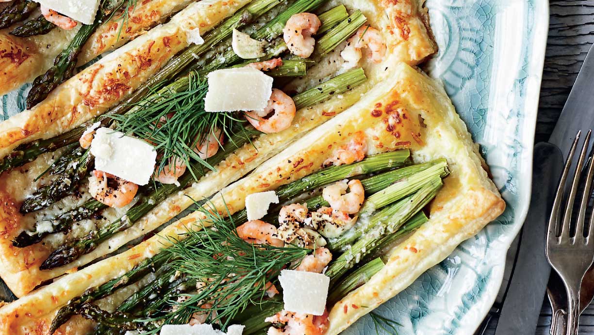 løfte pistol tromme Butterdejstærter med asparges, rejer og fennikelsalat | Femina