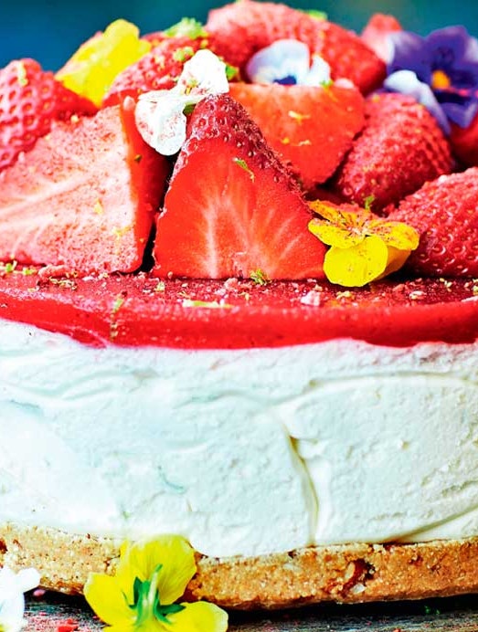 Strawberry daiquiri-cheesecake med rom og lime