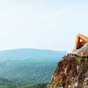 https://dk-femina-backend.imgix.net/media/article/1717-natur-som-stresspille.jpg?ixlib=vue-2.9.1&auto=format&width=300&height=300&fit=crop&fp-x=0.5&fp-y=0.5