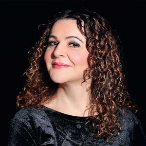 https://dk-femina-backend.imgix.net/media/article/1812-halime-oguz_0.jpg?ixlib=vue-2.9.1&auto=format&width=300&height=300&fit=crop&fp-x=0.5&fp-y=0.5