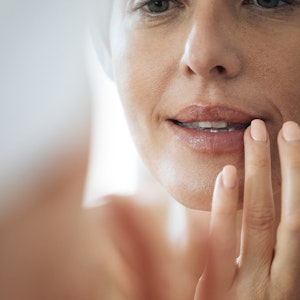 https://dk-femina-backend.imgix.net/media/article/1812-skoenhedsartikel_fra_koekken_til_ansigt.jpg?ixlib=vue-2.9.1&auto=format&width=300&height=300&fit=crop&fp-x=0.5&fp-y=0.5