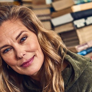 https://dk-femina-backend.imgix.net/media/article/1822-renee-toft-simonsen.jpg?ixlib=vue-2.9.1&auto=format&width=300&height=300&fit=crop&fp-x=0.5&fp-y=0.5
