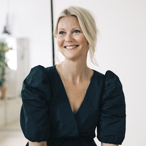 https://dk-femina-backend.imgix.net/media/article/anne_mette_kirk_portraet.png?ixlib=vue-2.9.1&auto=format&width=300&height=300&fit=crop&fp-x=0.5&fp-y=0.5