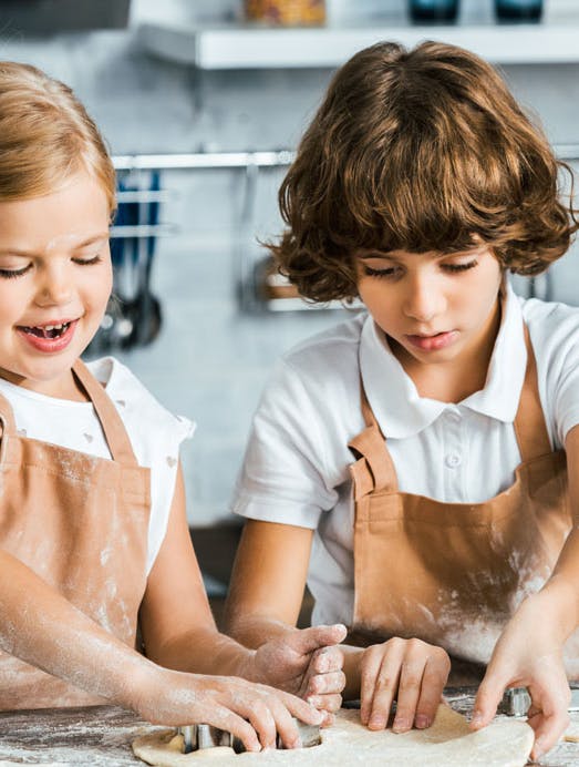 Børn der laver mad