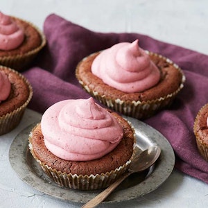 Browniemuffins med hindbærmousse
