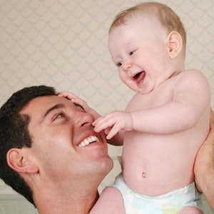 https://dk-femina-backend.imgix.net/media/article/dad.jpg?ixlib=vue-2.9.1&auto=format&width=300&height=300&fit=crop&fp-x=0.5&fp-y=0.5