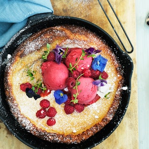 Dutch pancake med hindbær-timian-sorbet