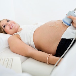 https://dk-femina-backend.imgix.net/media/article/gravid.jpg?ixlib=vue-2.9.1&auto=format&width=300&height=300&fit=crop&fp-x=0.5&fp-y=0.5