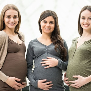 https://dk-femina-backend.imgix.net/media/article/gravid_7.jpg?ixlib=vue-2.9.1&auto=format&width=300&height=300&fit=crop&fp-x=0.5&fp-y=0.5