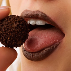 https://dk-femina-backend.imgix.net/media/article/hold-vaegten-i-julen.jpg?ixlib=vue-2.9.1&auto=format&width=300&height=300&fit=crop&fp-x=0.5&fp-y=0.5