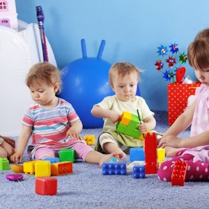 https://dk-femina-backend.imgix.net/media/article/kindergarten.jpg?ixlib=vue-2.9.1&auto=format&width=300&height=300&fit=crop&fp-x=0.5&fp-y=0.5