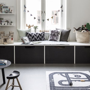 https://dk-femina-backend.imgix.net/media/article/kreative-boernevaerelser.jpg?ixlib=vue-2.9.1&auto=format&width=300&height=300&fit=crop&fp-x=0.5&fp-y=0.5