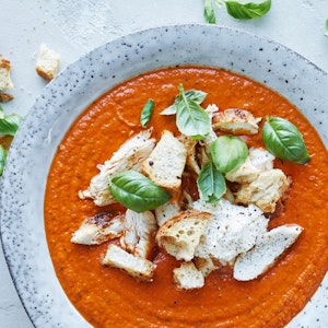 Italiensk tomatsuppe med kylling og mascarponecreme