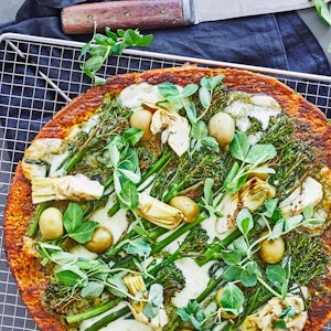 Pizza med søde kartofler og pesto