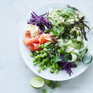 Sushi-skål med avocadoris