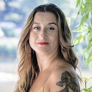 https://dk-femina-backend.imgix.net/media/article/natalia_fogel_1.png?ixlib=vue-2.9.1&auto=format&width=300&height=300&fit=crop&fp-x=0.5&fp-y=0.5
