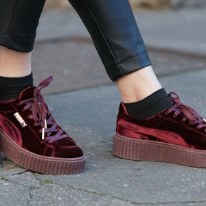 Røde velour sneakers