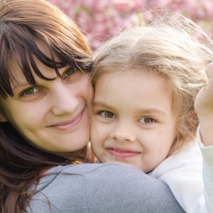 https://dk-femina-backend.imgix.net/media/article/sol_1.jpg?ixlib=vue-2.9.1&auto=format&width=300&height=300&fit=crop&fp-x=0.5&fp-y=0.5