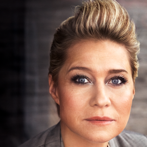 https://dk-femina-backend.imgix.net/media/article/trine_dyrholm_0.png?ixlib=vue-2.9.1&auto=format&width=300&height=300&fit=crop&fp-x=0.5&fp-y=0.5
