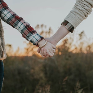 https://dk-femina-backend.imgix.net/media/article/unsplash_.jpg?ixlib=vue-2.9.1&auto=format&width=300&height=300&fit=crop&fp-x=0.5&fp-y=0.5