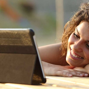 https://dk-femina-backend.imgix.net/media/article/viaplay-baerende.jpg?ixlib=vue-2.9.1&auto=format&width=300&height=300&fit=crop&fp-x=0.5&fp-y=0.5