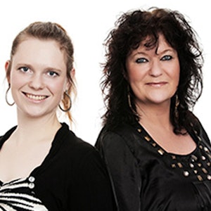https://dk-femina-backend.imgix.net/media/billeder/2013/november/forfatterprim.jpg?ixlib=vue-2.9.1&auto=format&width=300&height=300&fit=crop&fp-x=0.5&fp-y=0.5