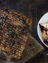 Flæskesteg med lun radicchiosalat