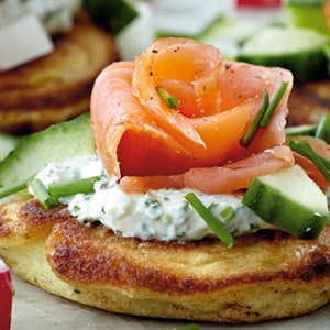 Blinis med laks og dip