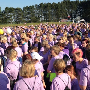 https://dk-femina-backend.imgix.net/media/sondag/2013/05/22/ladywalk/ladywalk-stor.jpg?ixlib=vue-2.9.1&auto=format&width=300&height=300&fit=crop&fp-x=0.5&fp-y=0.5