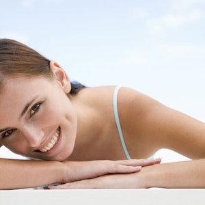 https://dk-femina-backend.imgix.net/media/sondag/2013/10/40/nu-har-man-fundet-kuren-mod-graat-haar/nu-har-man-fundet-kuren-mod-graat-haar-prim.jpg?ixlib=vue-2.9.1&auto=format&width=300&height=300&fit=crop&fp-x=0.5&fp-y=0.5