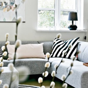 https://dk-femina-backend.imgix.net/media/websites/femina-dot-dk/website/bolig/droemmebolig/2013/01/1301-bolig-stephanie-barbon-ravn/1301-bolig-copy.jpg?ixlib=vue-2.9.1&auto=format&width=300&height=300&fit=crop&fp-x=0.5&fp-y=0.5